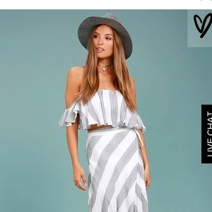 LuLu’s “Golden Sunset” grey & white striped skirt